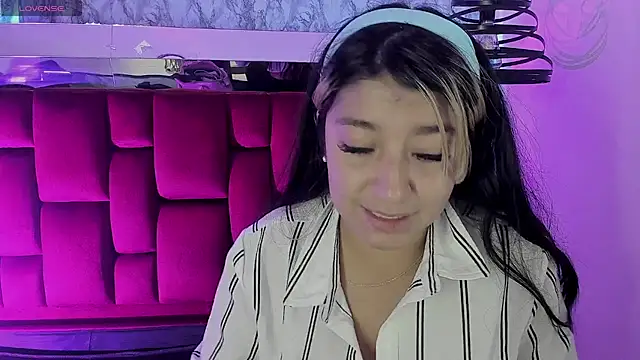 Dahiana Dmour  online show from May 2026 12:24:01 PM