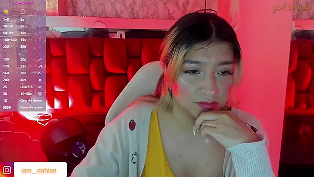 Snapshot of Dahiana_Dmour_ chatting on June 2026 02:01:02 PM Dahiana Dmour online show from June 2026 02:01:02 PM