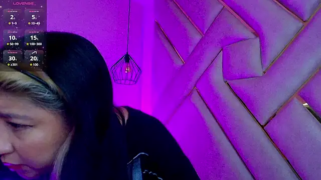 Dahiana Dmour  online show from February 2026 01:35:02 PM