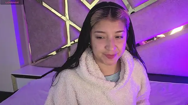 Dahiana Dmour  online show from March 2026 12:20:01 PM