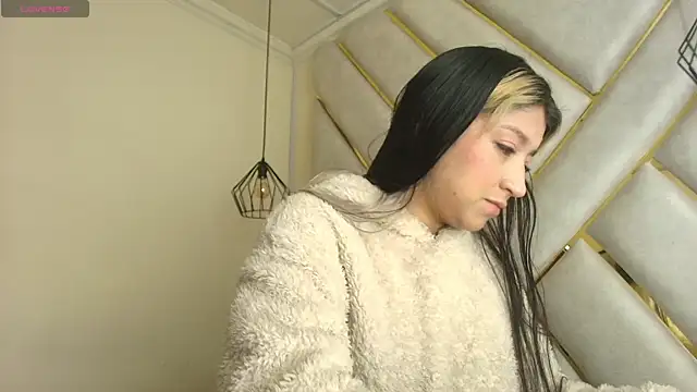 Dahiana Dmour  online show from April 2026 12:51:01 PM