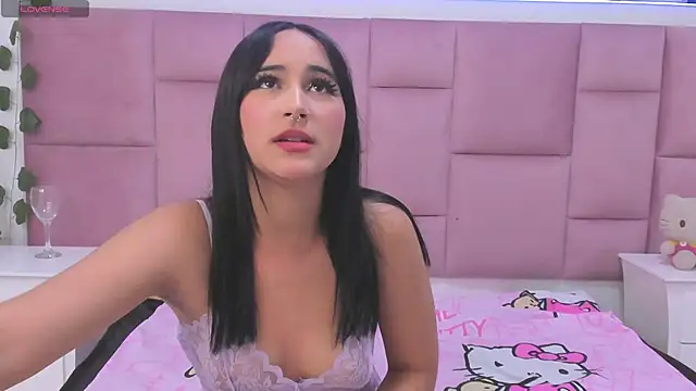 Snapshot of LeslieCute69 chatting on February 2026 07:22:01 PM LeslieCute69 online show from February 2026 07:22:01 PM