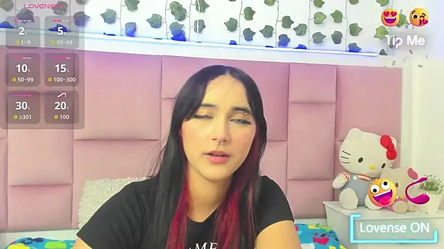 Snapshot of LeslieCute69 chatting on February 2026 08:10:01 PM LeslieCute69 online show from February 2026 08:10:01 PM