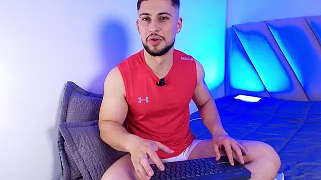 Snapshot of valenssio_moretti chatting on June 2026 12:45:02 AM valenssio moretti online show from June 2026 12:45:02 AM