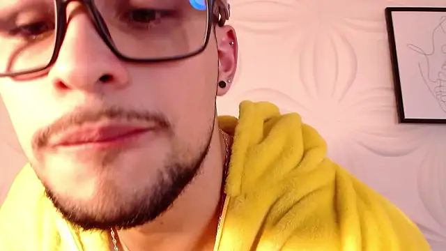 valenssio moretti online show from March 2026 03:55:01 AM