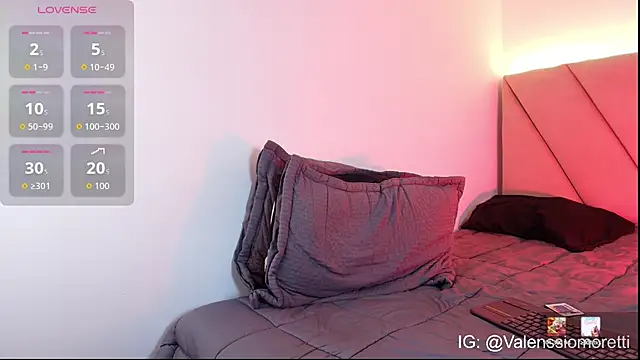 Snapshot of valenssio_moretti chatting on June 2026 12:52:02 AM valenssio moretti online show from June 2026 12:52:02 AM