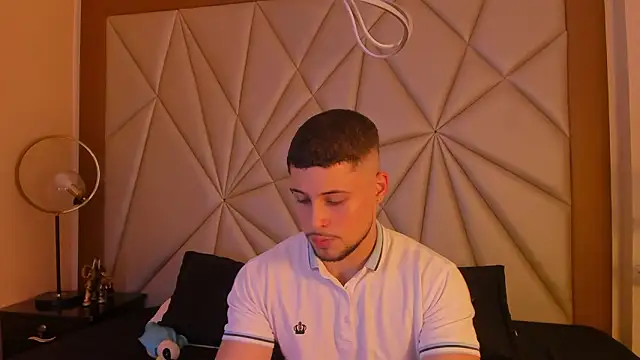 valenssio moretti online show from March 2026 03:39:01 AM