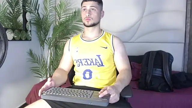 valenssio moretti online show from March 2026 03:39:02 AM