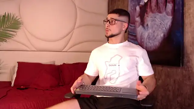 valenssio moretti online show from March 2026 04:01:02 AM