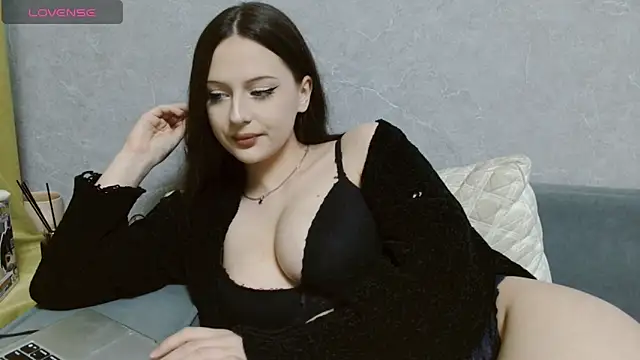Snapshot of NancyMur chatting on May 2026 04:05:01 PM NancyMur online show from May 2026 04:05:01 PM