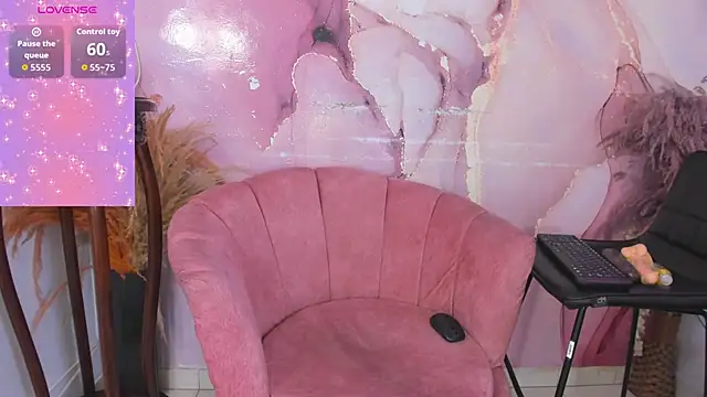 Cinnamon Sue online show from March 2026 09:05:02 PM