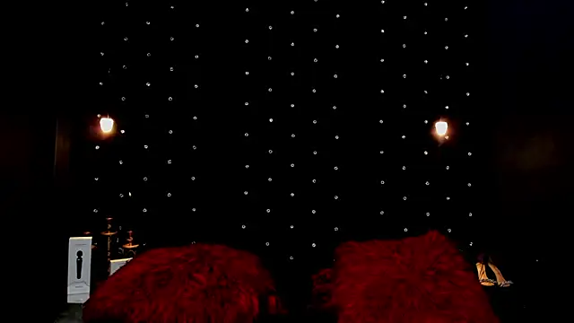 MiaWolton online show from April 2026 07:18:01 PM