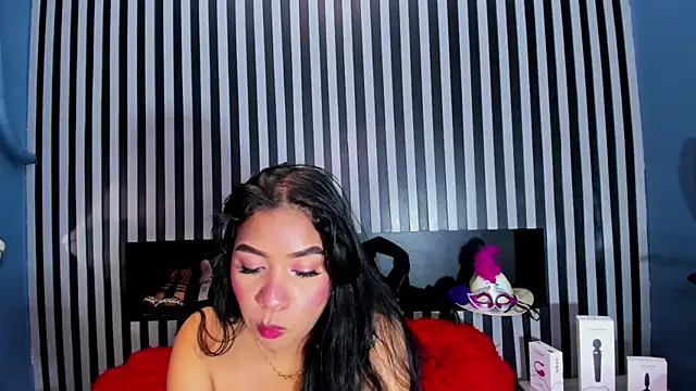 Snapshot of MiaWolton chatting on June 2026 07:20:01 PM MiaWolton online show from June 2026 07:20:01 PM