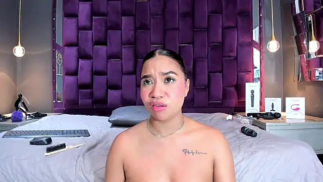 Snapshot of MiaWolton chatting on March 2026 07:30:02 AM MiaWolton online show from March 2026 07:30:02 AM