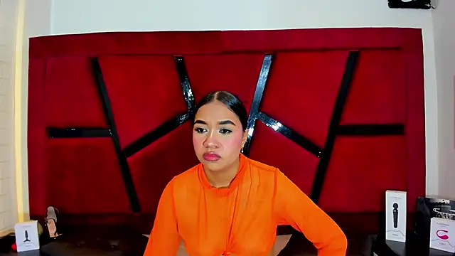 MiaWolton online show from March 2026 07:20:02 PM