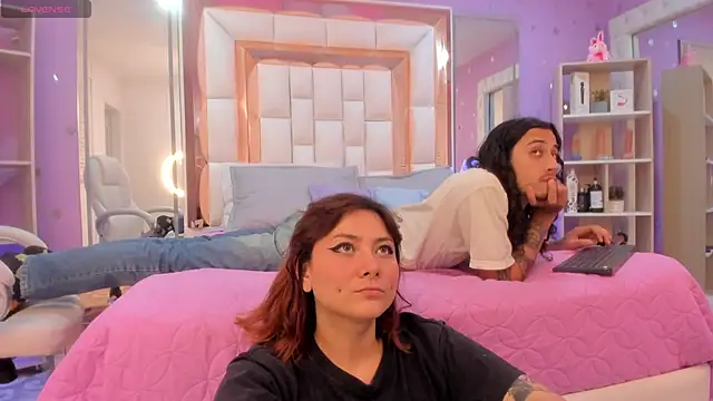 Goldentemptation  online show from March 2026 07:49:01 PM