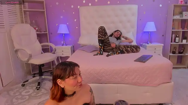 Goldentemptation  online show from March 2026 08:03:01 PM