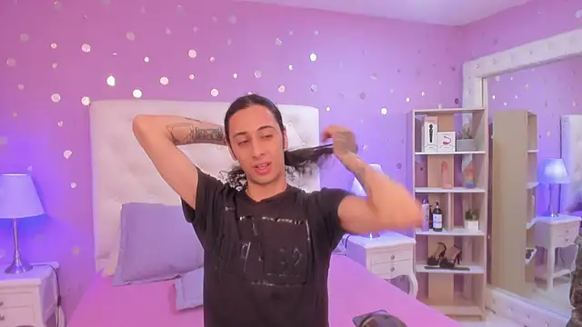 Snapshot of Goldentemptation_ chatting on March 2026 01:44:01 PM Goldentemptation online show from March 2026 01:44:01 PM