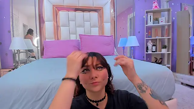 Goldentemptation  online show from April 2026 07:41:02 PM