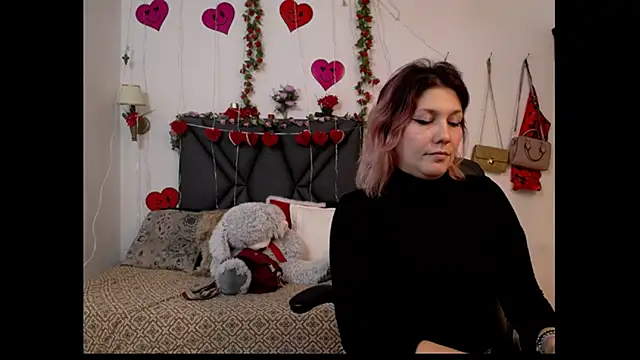 Sharma Amayra online show from February 2026 08:33:02 PM