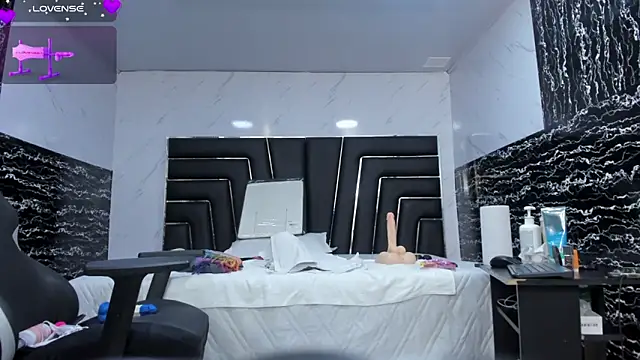 Ladyy Scarlett online show from May 2026 02:42:01 PM