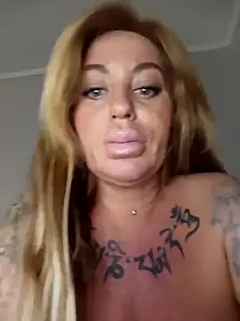 MiaMooly online show from April 2026 05:27:01 PM