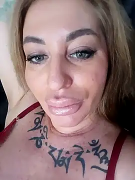 Snapshot of MiaMooly chatting on February 2026 10:36:01 AM MiaMooly online show from February 2026 10:36:01 AM