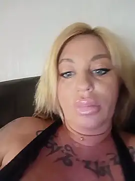 MiaMooly online show from June 2026 07:11:01 PM