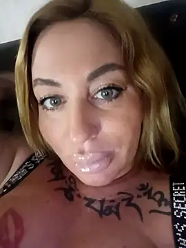 MiaMooly online show from April 2026 05:41:01 PM