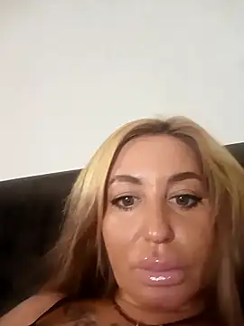 MiaMooly online show from September 2025 04:34:02 PM