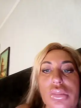 MiaMooly online show from September 2025 04:54:02 PM