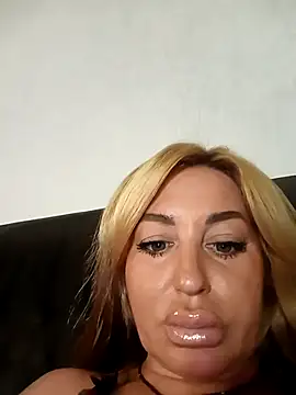 MiaMooly online show from September 2025 03:40:01 PM