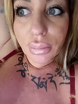 MiaMooly online show from March 2026 01:58:01 PM