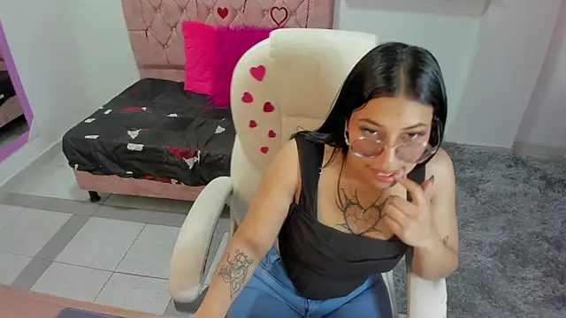 Snapshot of AryahMoon chatting on February 2026 09:56:02 PM AryahMoon online show from February 2026 09:56:02 PM