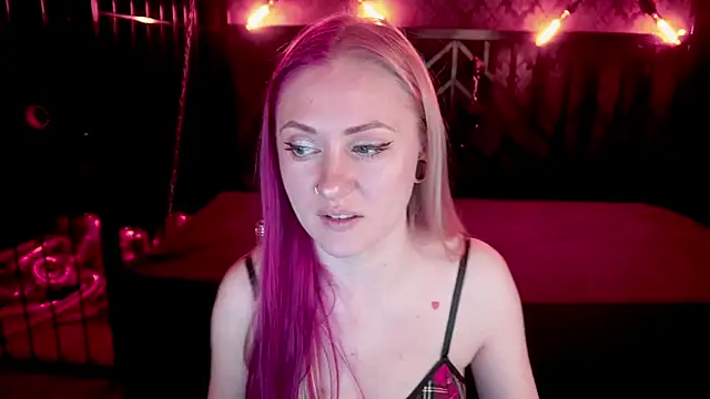 DramaQuenns online show from April 2026 05:49:02 AM