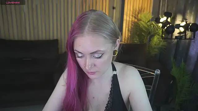 DramaQuenns online show from May 2026 05:48:01 AM