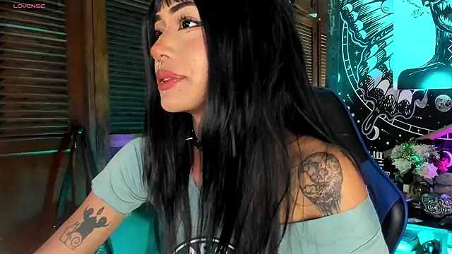 Snapshot of Ivy_Byte chatting on February 2026 11:28:02 PM Ivy Byte online show from February 2026 11:28:02 PM