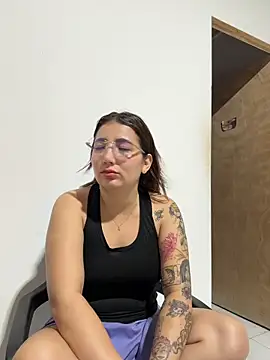 Arya    online show from February 2026 11:27:02 PM