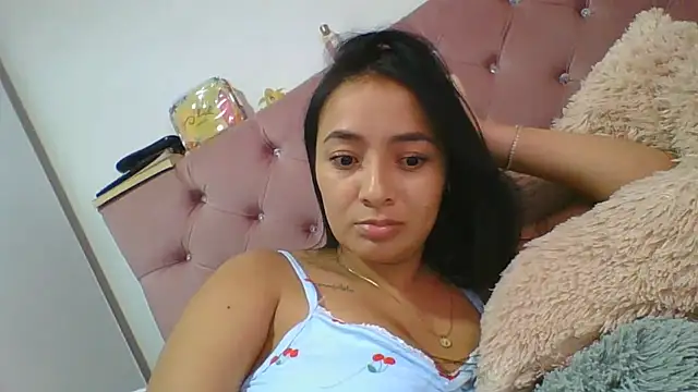 Snapshot of JulietaRiios chatting on June 2026 10:10:01 PM JulietaRiios online show from June 2026 10:10:01 PM
