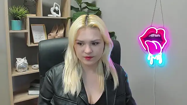 SweetLilyxo online show from April 2026 06:26:02 AM