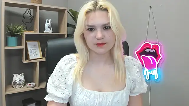 SweetLilyxo online show from May 2026 06:32:01 AM