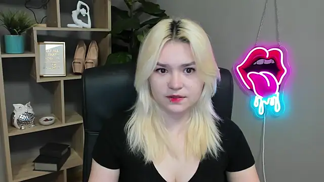 SweetLilyxo online show from March 2026 07:26:01 AM