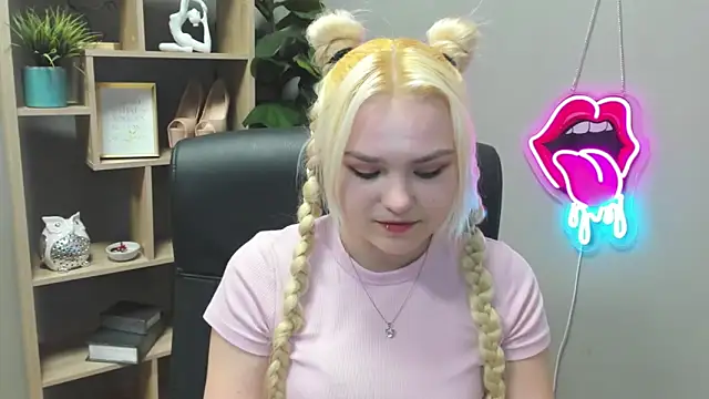 SweetLilyxo online show from March 2026 07:42:02 AM