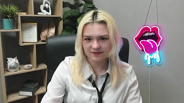 SweetLilyxo online show from March 2026 07:34:01 AM