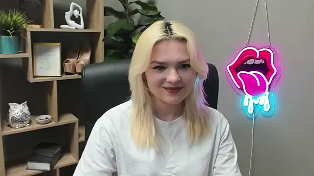 SweetLilyxo online show from March 2026 02:24:01 PM