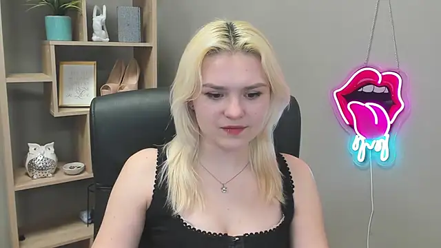 SweetLilyxo online show from March 2026 02:39:01 PM