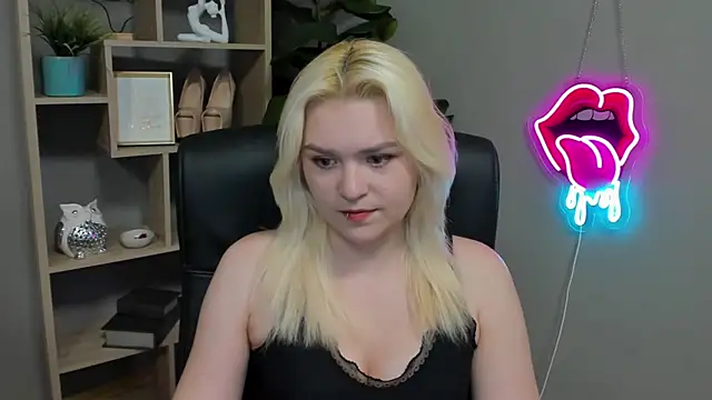 SweetLilyxo online show from March 2026 06:26:01 AM