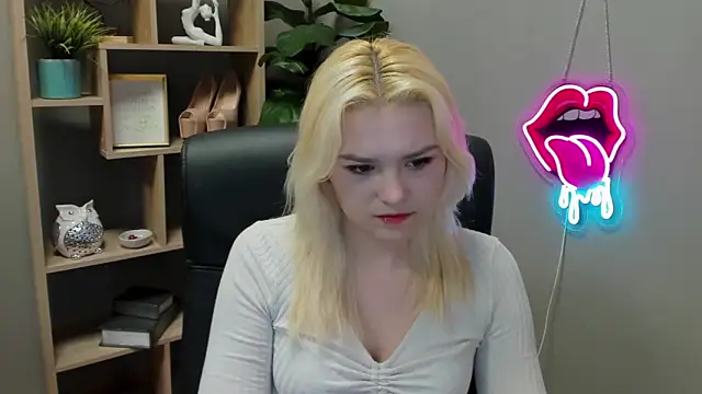 SweetLilyxo online show from March 2026 06:26:01 AM