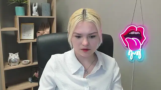 SweetLilyxo online show from February 2026 02:39:01 PM