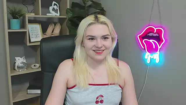 SweetLilyxo online show from April 2026 06:32:02 AM